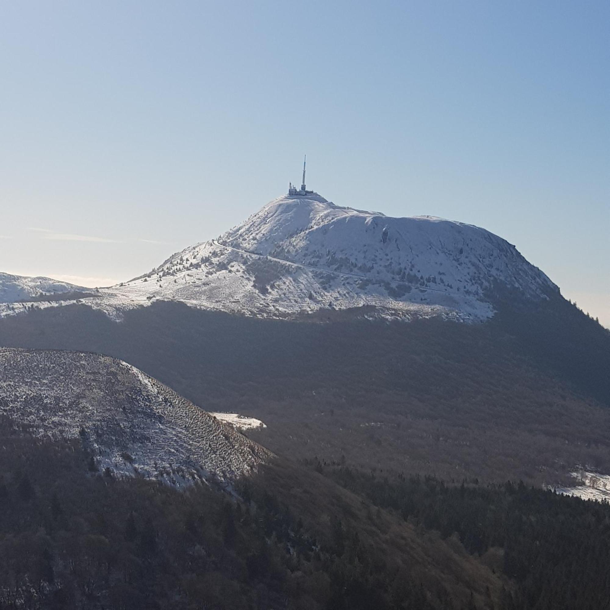 Sejour Au Coeur Des Volcans Сент-Ур Номер фото